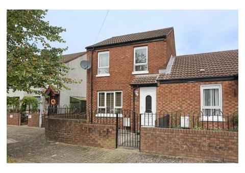 2 Bed End-terrace House For Sale in Knocknagoney Area - BT4