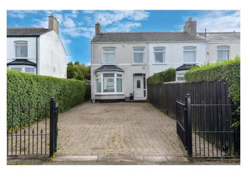 3 Bed End-terrace House For Sale in Bloomfield Area - BT5